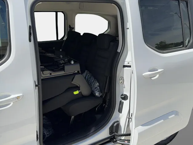 Opel Combo Life Rollstuhltransporter 1.5D/130 XL