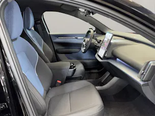 Volvo EX30 E60 Plus Swiss Black Edition
