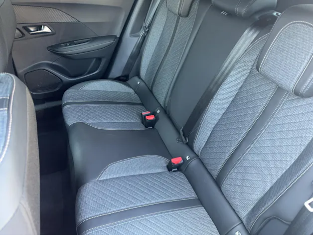 Peugeot 2008 156 e 54 kWh Allure