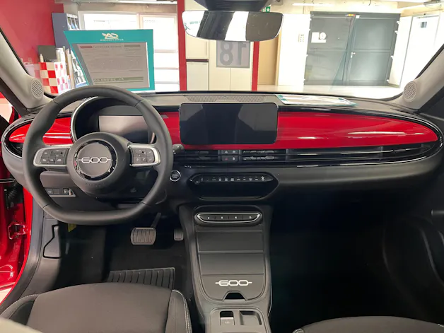 Fiat 600h Mild Hybrid Icon Swiss Edition