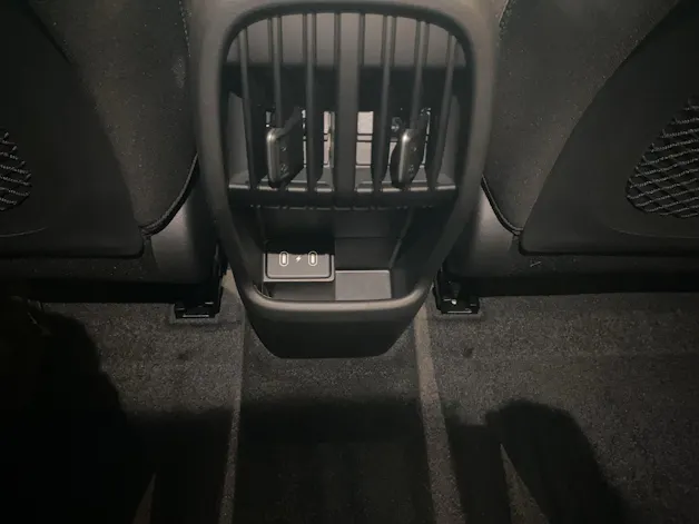 Hyundai Kona EV 65.4 kWh Premium / Amplia