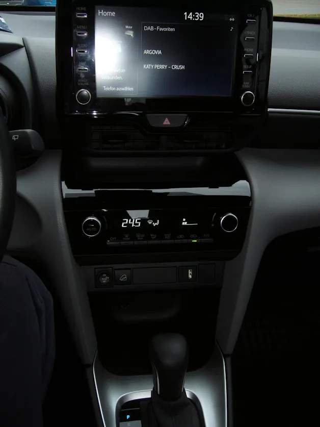 Toyota Yaris Cross 1.5 Comfort e-CVT AWDi Voll-Hybrid 4x4