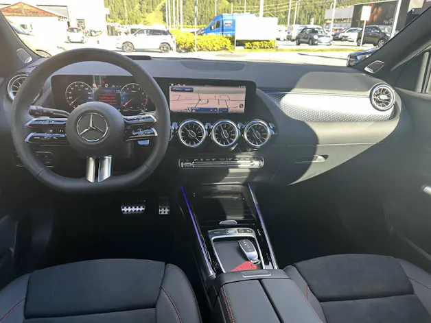 Mercedes-Benz GLA 250 Swiss Star AMG Line 4matic