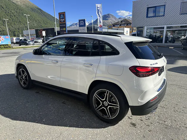 Mercedes-Benz GLA 250 Swiss Star AMG Line 4matic
