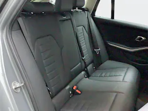 BMW 320d xDrive 48V Touring