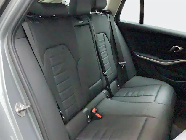 BMW 320d xDrive 48V Touring