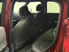 https://vehicle.imgix.net/4327966/0f03c6ec-05f0-41c9-b64b-7d9d452401e4.jpeg
