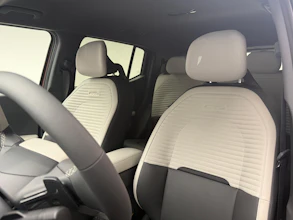 https://vehicle.imgix.net/4327966/40b0edc7-e542-4192-8bac-f7bfe362c950.jpeg