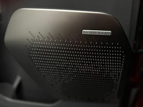 https://vehicle.imgix.net/4327966/fd11b434-279b-4368-b8ff-030677601525.jpeg