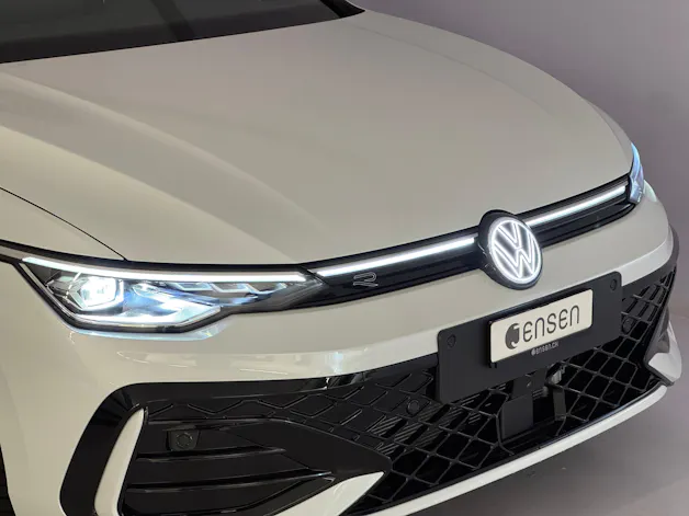 VW Golf VIII 1.5 eTSI R-Line DSG