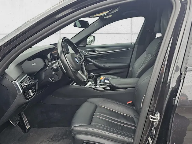 BMW 530e xDrive M Sport Tour.