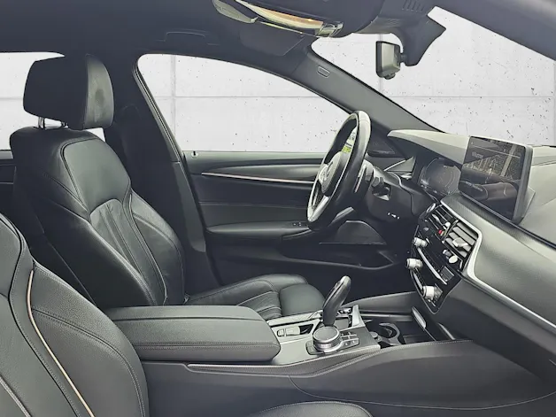 BMW 530e xDrive M Sport Tour.
