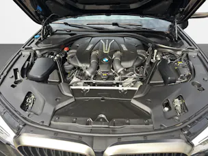 BMW M550i xDrive