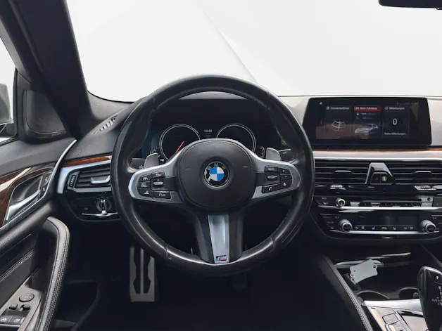 BMW M550i xDrive