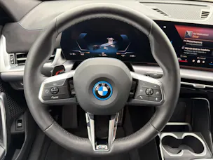BMW iX2 eDrive 20 M Sport