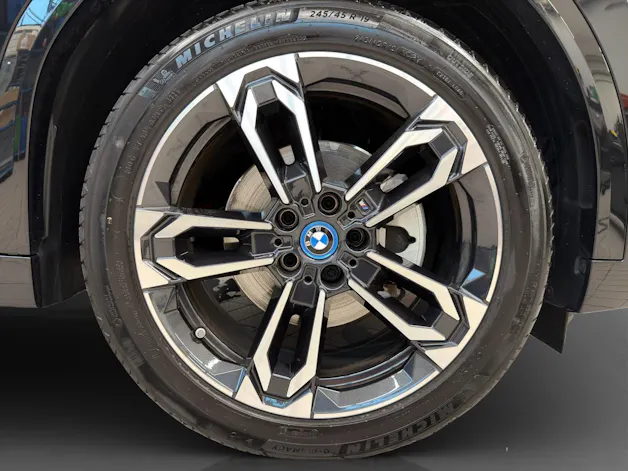 BMW iX2 eDrive 20 M Sport