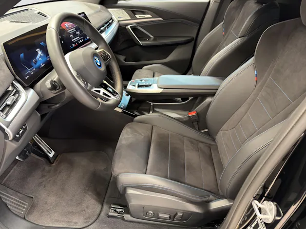 BMW iX2 eDrive 20 M Sport