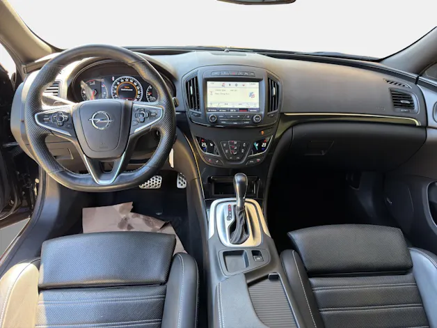 Opel Insignia ST 2.8/325 V6 T 4x4 OPC