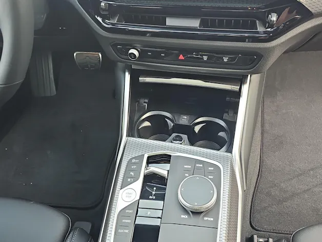 BMW 330e xDrive M Sport
