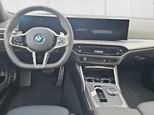 BMW 330e xDrive M Sport