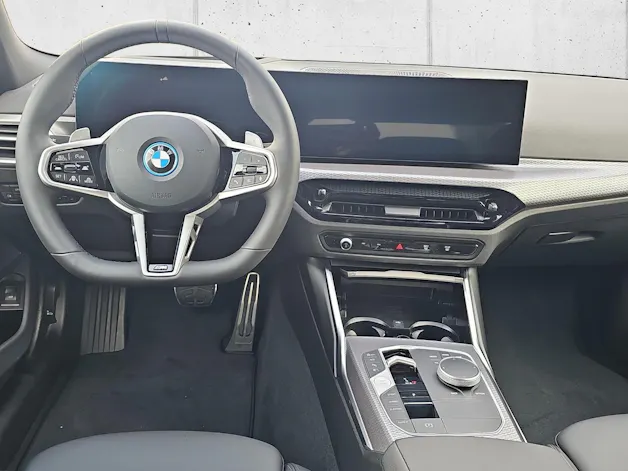 BMW 330e xDrive M Sport