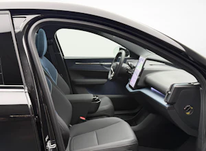 https://vehicle.imgix.net/4328126/c0dc5155-ca2d-401c-8247-050f4c576a8f.jpg