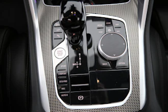 https://vehicle.imgix.net/4328146/eac7f2f1-59fd-42ef-a061-c3014b2a22b0.jpg