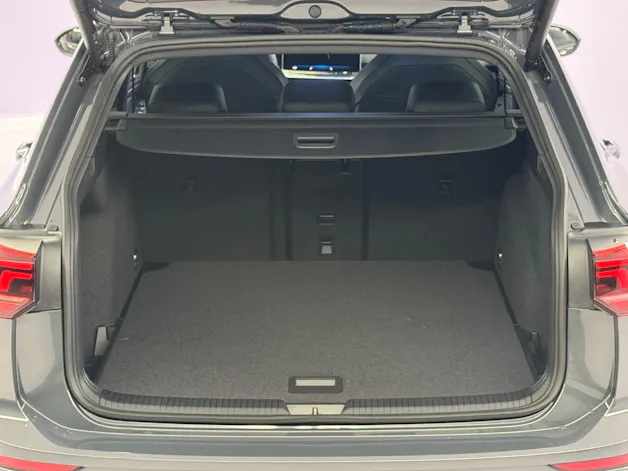VW Golf VIII Variant 1.5 eTSI R-Line DSG