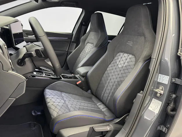 VW Golf VIII Variant 1.5 eTSI R-Line DSG