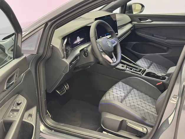 VW Golf VIII Variant 1.5 eTSI R-Line DSG