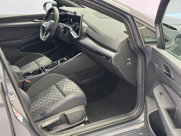 VW Golf VIII Variant 1.5 eTSI R-Line DSG