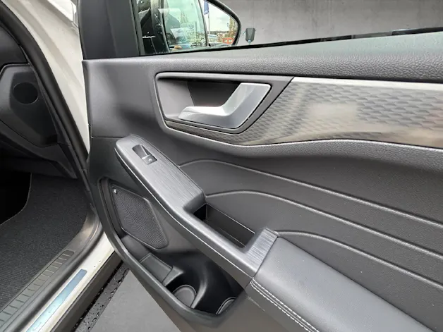Ford Kuga 2.5 Hybrid Sound Edition 4x4