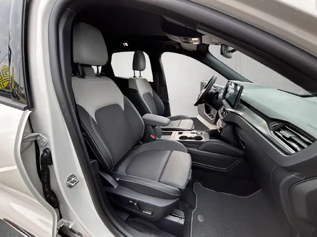 Ford Kuga 2.5 Hybrid Sound Edition 4x4