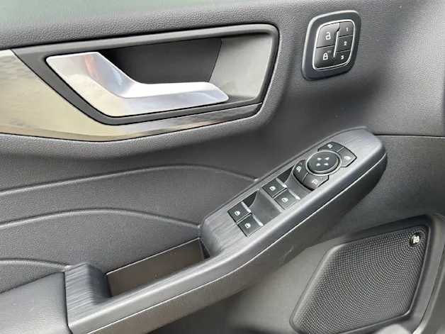 Ford Kuga 2.5 Hybrid Sound Edition 4x4