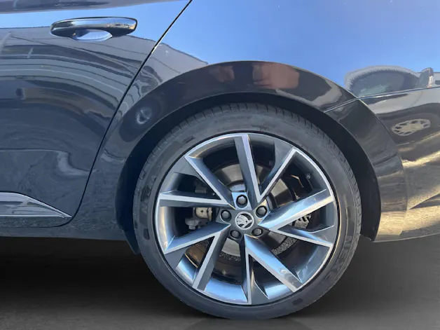 Škoda Superb Combi 2.0 TSI 280 SportLine+ 4x4 DSG