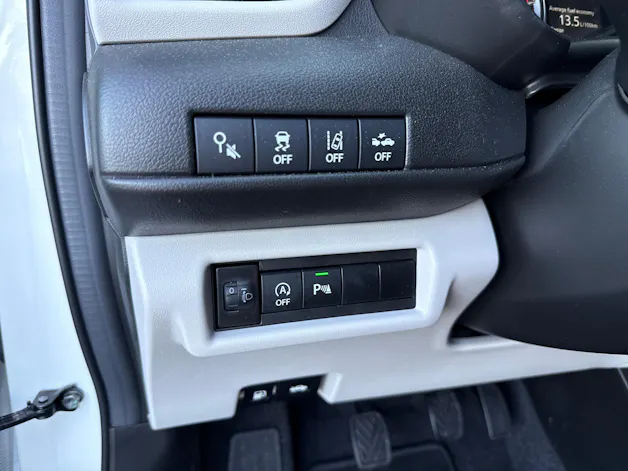 Suzuki Swift 1.2 Sakura Top Hybrid 4x4