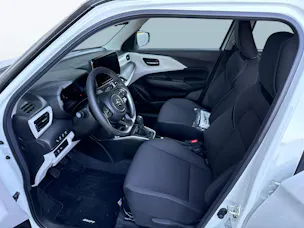Suzuki Swift 1.2 Sakura Top Hybrid 4x4