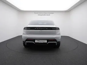 Porsche Macan 4