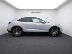 Porsche Macan 4