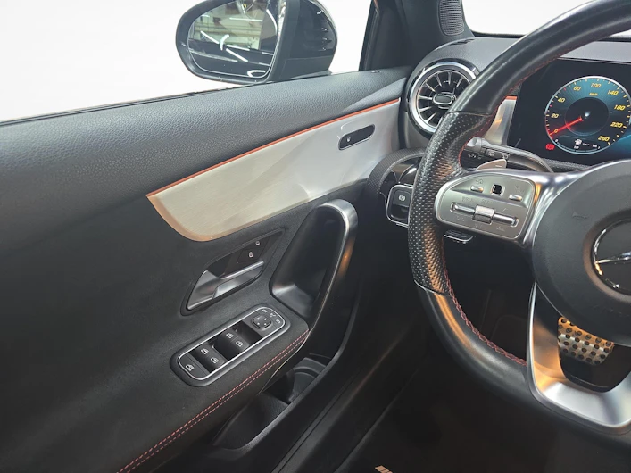 Fahrzeugbild MERCEDES-BENZ A 180