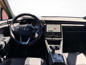 https://vehicle.imgix.net/4328558/d74b7dba-42f4-423b-9ef4-f8acec32776a.jpg