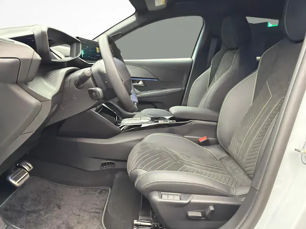 Peugeot 208 1.2 Hybrid 145 GT