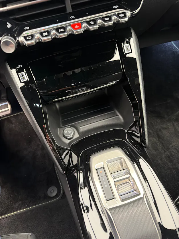 Peugeot 208 1.2 Hybrid 145 GT