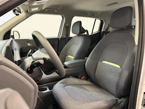 https://vehicle.imgix.net/4328685/37025549-c126-41f1-b4ca-d4c0736d3a1f.jpg