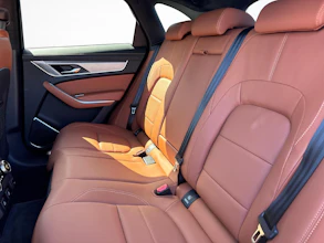https://vehicle.imgix.net/4328696/54c6f785-79b6-4a1a-b658-52c8256ff392.jpg