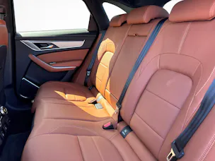 Jaguar F-Pace 2.0 P400e R-Dynamic HSE 90th Anniversary Ed. AWD / ab 3,99% Leasing bei Abschluss einer Protect Autoversicherung