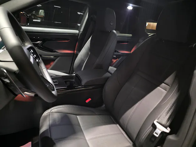 Land Rover Range Rover Evoque 1.5 T 270e Hoxton Edition