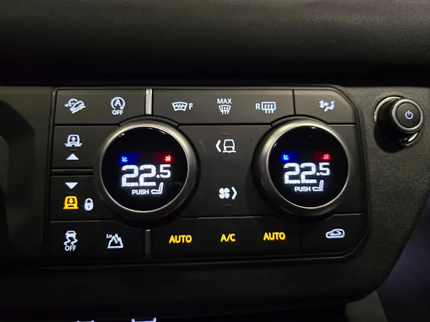 Land Rover Defender 110 3.0 D I6 350 X-Dynamic HSE