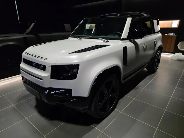 Land Rover Defender 110 3.0 D I6 350 X-Dynamic HSE