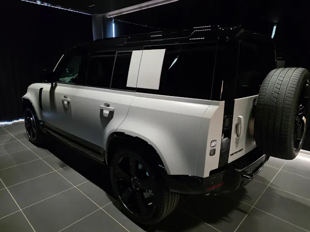Land Rover Defender 110 3.0 D I6 350 X-Dynamic HSE
